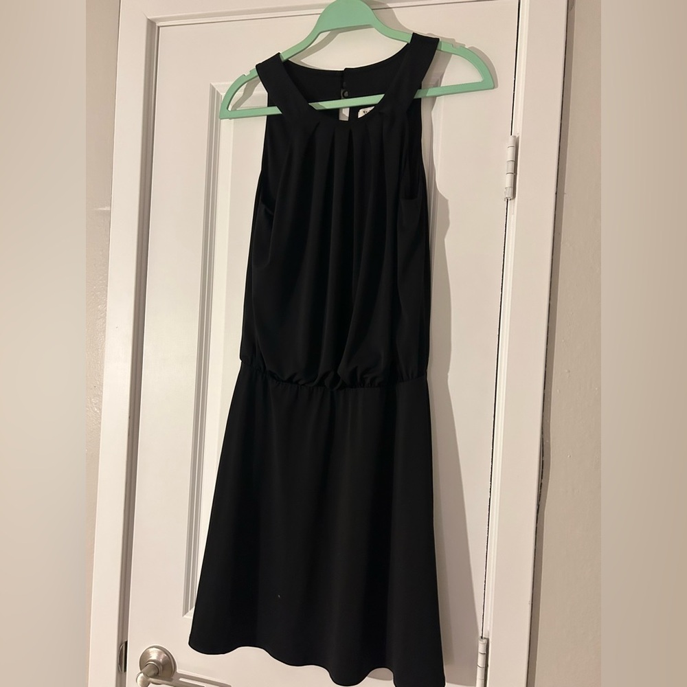 White House Black Market Blouson Sheath Dress with a Halter Neckline - Picture 6 of 7
